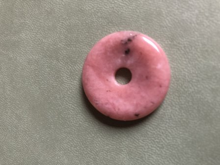 Donut hanger van rhodoniet