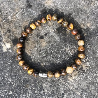 Armband met tijgeroog, op elastiek geregen