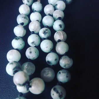 Ketting van kiwijaspis / sesamjaspis