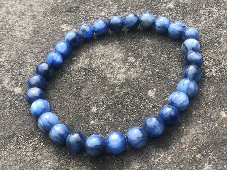 Armband met kralen van kyaniet
