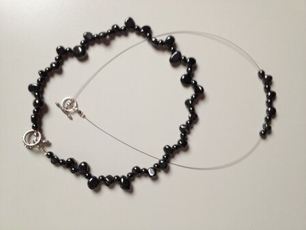 Ketting vol met hematiet