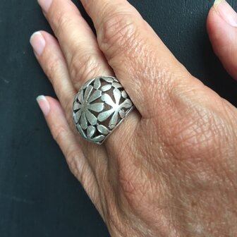 Geweldige silverplated verstelbare ring met bloemen