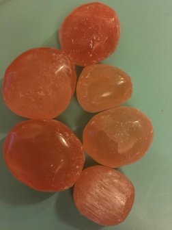 Kleine bolletjes oranje seleniet