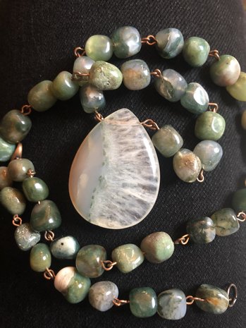 Ketting van mosagaat met prachtige mosagaat hanger