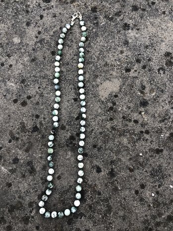 Ketting van boomagaat kralen van 6mm geknoopt