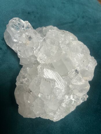 Apofyliet cluster met mooie punten