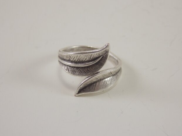 Geweldige silverplated verstelbare ring met veren