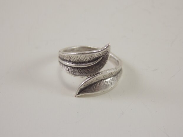 Geweldige silverplated verstelbare ring met veren